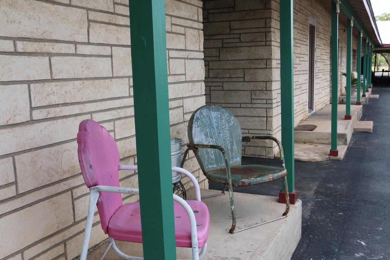 Hotel Kitsmiller On Main Fredericksburg Ngoại thất bức ảnh