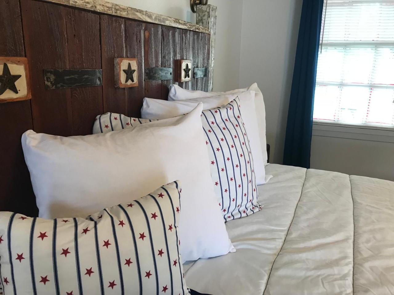 Hotel Kitsmiller On Main Fredericksburg Ngoại thất bức ảnh