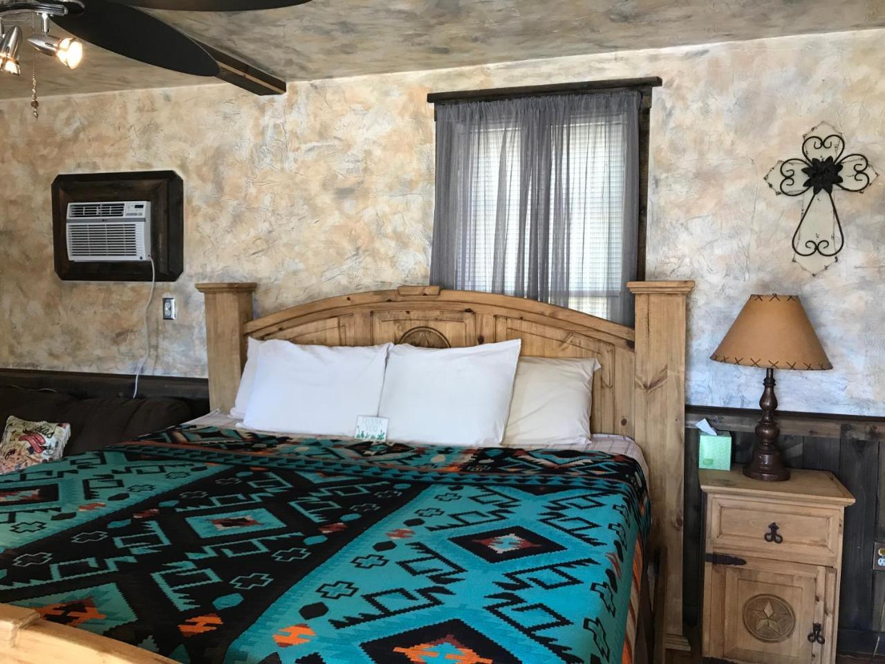Hotel Kitsmiller On Main Fredericksburg Ngoại thất bức ảnh