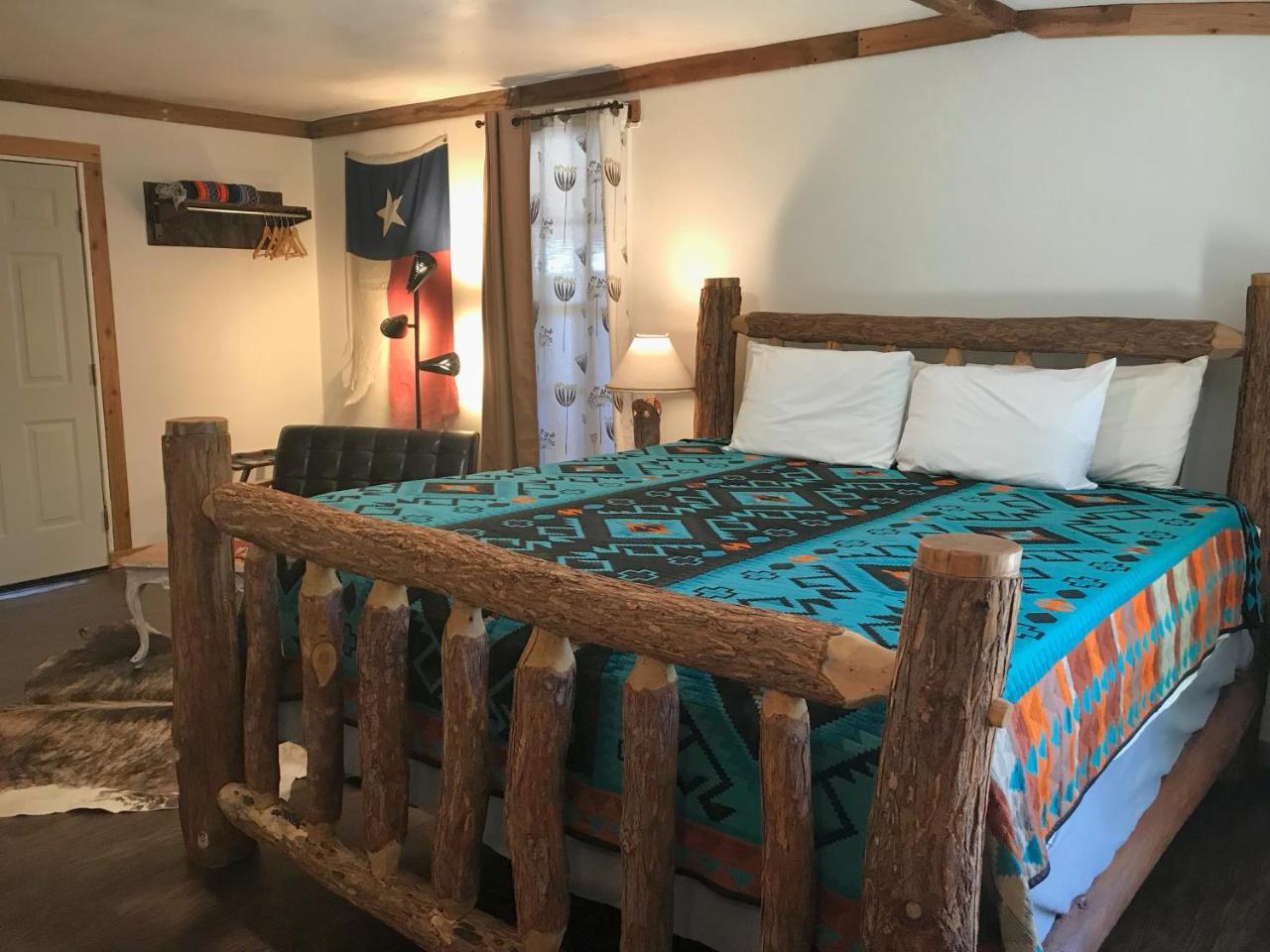 Hotel Kitsmiller On Main Fredericksburg Ngoại thất bức ảnh